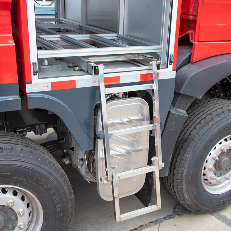 Opvouwbare instapladder voor brandweerwagen